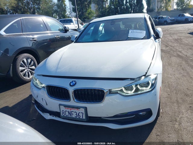 BMW 2018 2018 WBA8E5C5XJA507439 Image 12