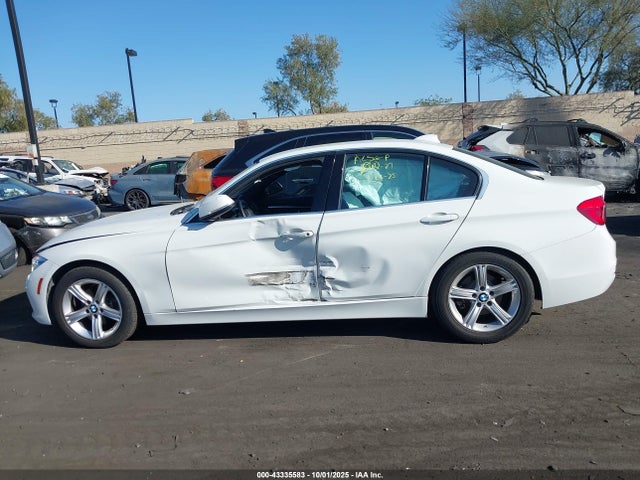 BMW 2018 2018 WBA8E5C5XJA507439 Image 14