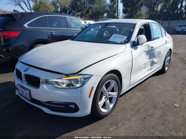 BMW 2018 2018 WBA8E5C5XJA507439 Image 2