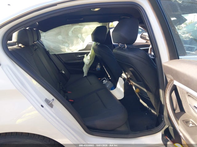 BMW 2018 2018 WBA8E5C5XJA507439 Image 8
