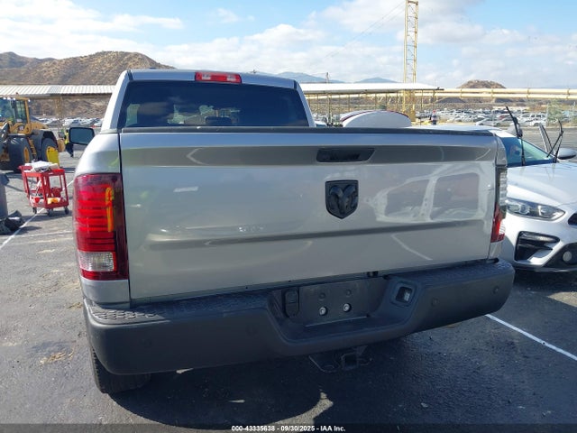 1C6RR6GG9NS186630 RAM 1500 Classic Warlock 4x2 6&#039;4 Box