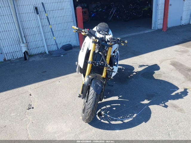JS1C533BXM7100370 Suzuki R749-