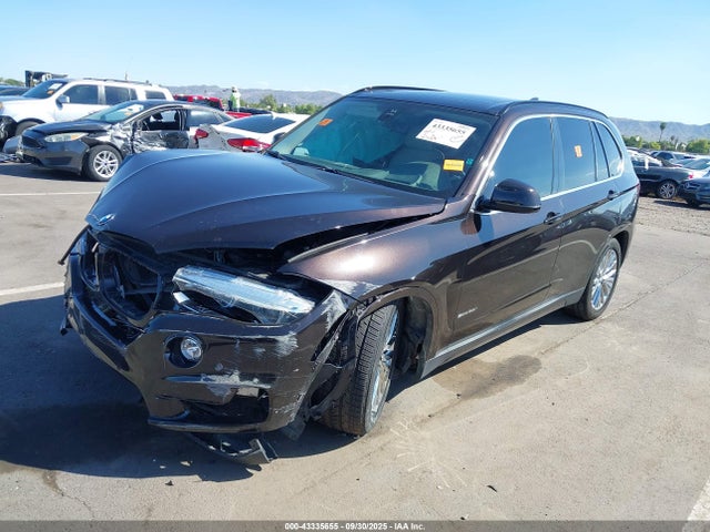 BMW X5 2016 5UXKR2C55G0R71733 Image 2