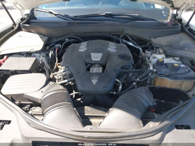 2018 MASERATI LEVANTE ZN661XUA0JX293666 Photo 9