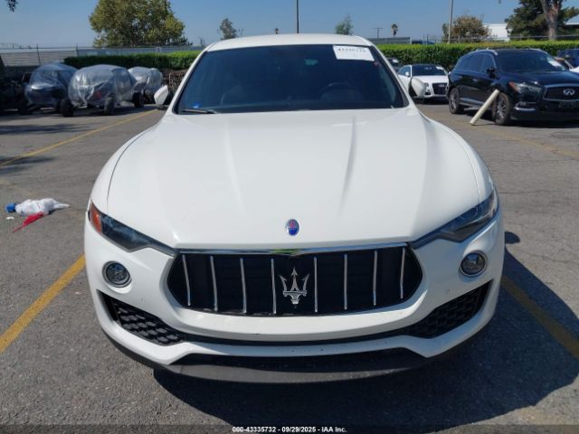 2018 MASERATI LEVANTE ZN661XUA0JX293666 Photo 5