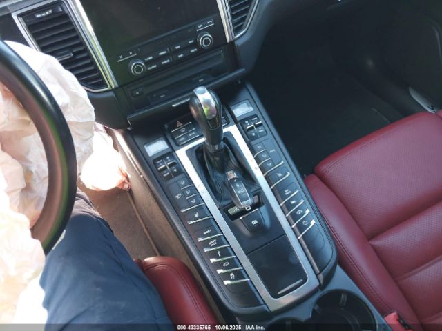 2018 PORSCHE MACAN WP1AG2A57JLB61143 Photo 10