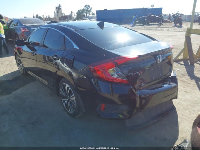 Honda l15b7 2017 2HGFC1F32HH645024 Image 3