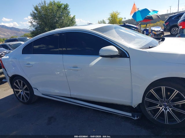 2016 VOLVO S60 INSCRIPTION LYV402FK8GB112497 Photo 5