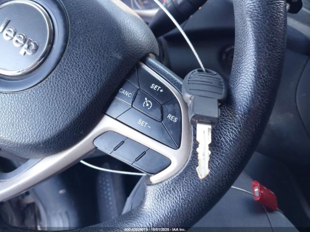 2016 JEEP CHEROKEE 1C4PJLAB5GW273293 Photo 10