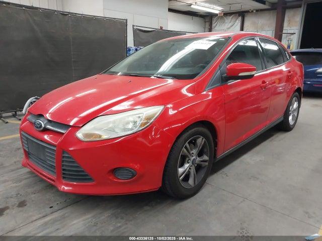 Ford Focus 2014 1FADP3F28EL321593 Image 2