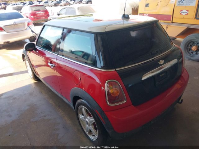 2007 MINI COOPER WMWMF33557TT50075 Photo 2