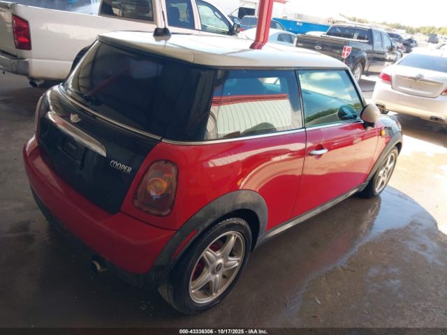 2007 MINI COOPER WMWMF33557TT50075 Photo 3
