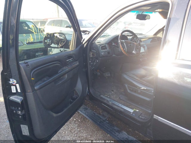 Продажа на аукционе авто 2012 Gmc Yukon Xl 1500 Denali, vin: 1GKS1MEF0CR311801, номер лота: 43336455