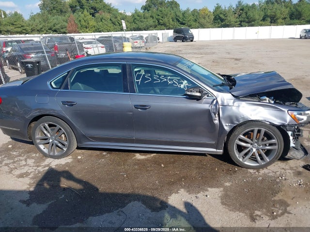 2016 Volkswagen Passat 1.8t R-line მანქანა იყიდება აუქციონზე, vin: 1VWAT7A3XGC033168, აუქციონის ნომერი: 43336525