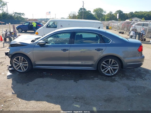 2016 Volkswagen Passat 1.8t R-line მანქანა იყიდება აუქციონზე, vin: 1VWAT7A3XGC033168, აუქციონის ნომერი: 43336525