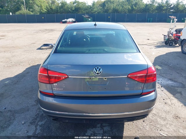 2016 Volkswagen Passat 1.8t R-line მანქანა იყიდება აუქციონზე, vin: 1VWAT7A3XGC033168, აუქციონის ნომერი: 43336525