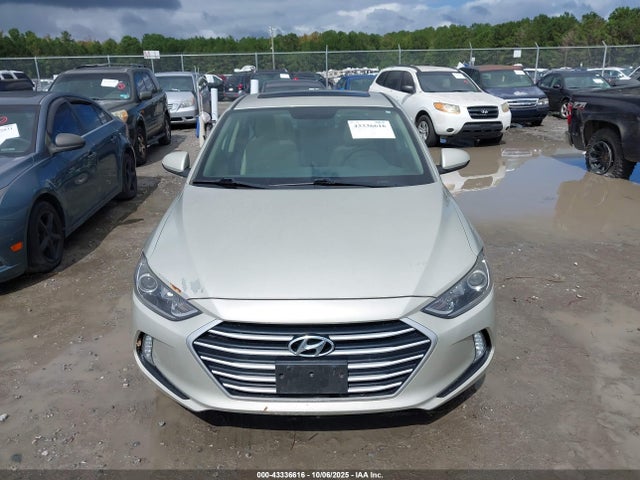 Hyundai 2017 2017 5NPD84LF9HH202870 Image 12