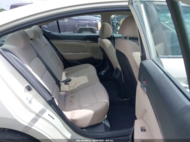 Hyundai 2017 2017 5NPD84LF9HH202870 Image 8