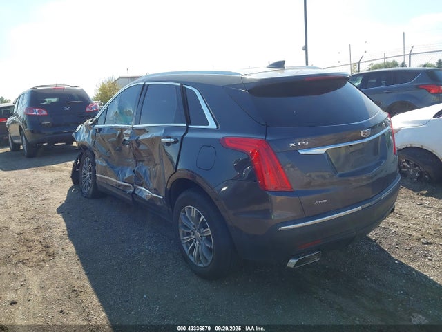 2017 CADILLAC XT5 1GYKNDRS1HZ212932 Photo 2