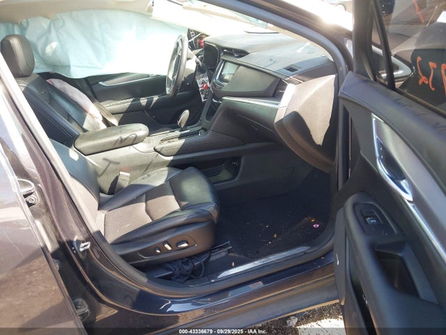 2017 CADILLAC XT5 1GYKNDRS1HZ212932 Photo 4