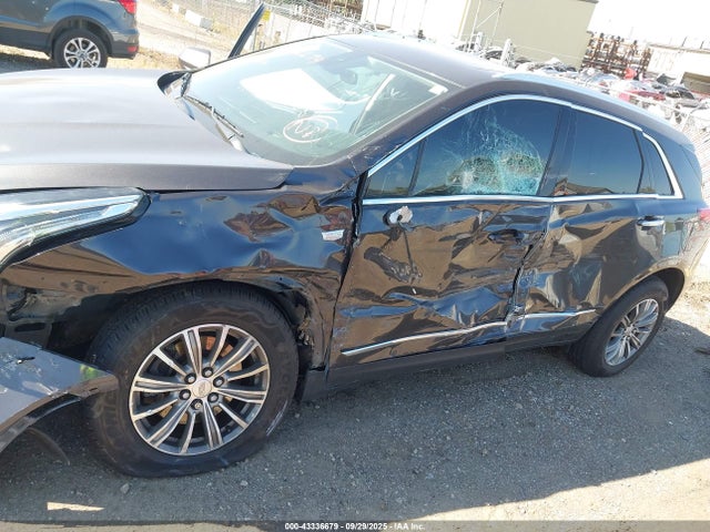 2017 CADILLAC XT5 1GYKNDRS1HZ212932 Photo 5