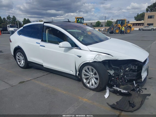 2016 TESLA MODEL X 5YJXCBE29GF016849
