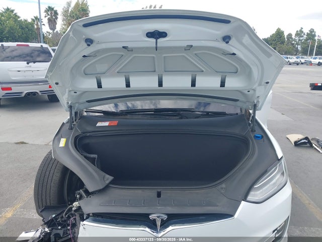 2016 TESLA MODEL X 5YJXCBE29GF016849 Photo 9