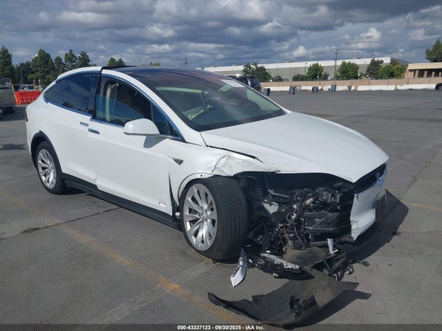 2016 TESLA MODEL X 5YJXCBE29GF016849 Photo 5