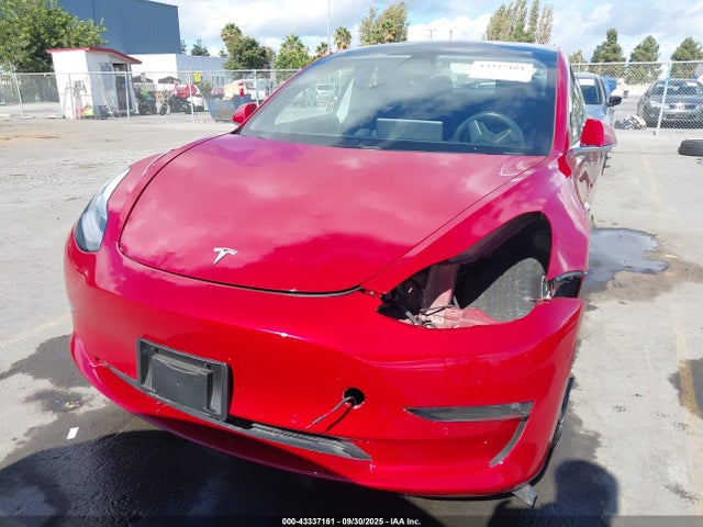 5YJ3E1EA6JF048014 Tesla MODEL 3