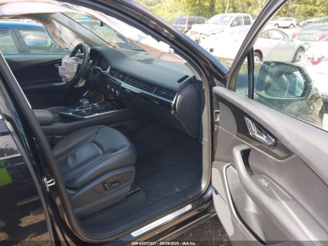2019 AUDI Q7 WA1LAAF73KD042558 Photo 4