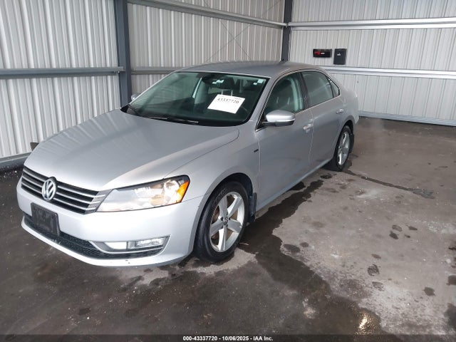 Volkswagen Passat 2015 1VWAS7A33FC104079 Image 2