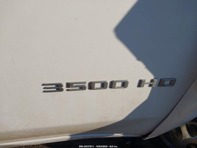 Chevrolet l8t 2021 1GB4YTE76MF291757 Image 15