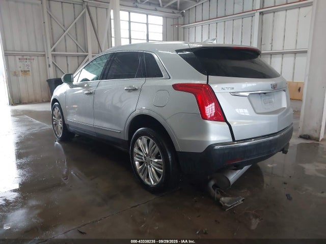 2017 CADILLAC XT5 1GYKNCRS7HZ296281 Photo 2
