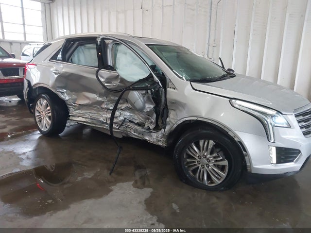 2017 CADILLAC XT5 1GYKNCRS7HZ296281 Photo 5