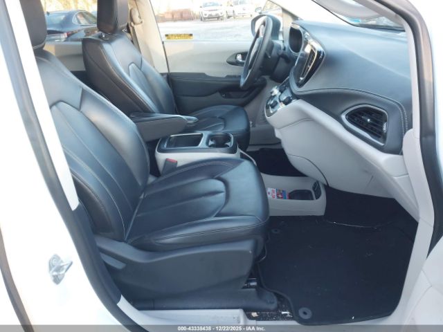 2023 CHRYSLER PACIFICA HYBRID 2C4RC1L75PR509854 Photo 4