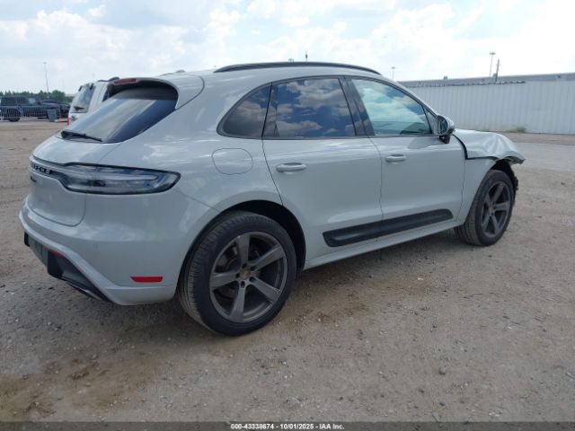 2022 PORSCHE MACAN WP1AA2A53NLB11184 Photo 3