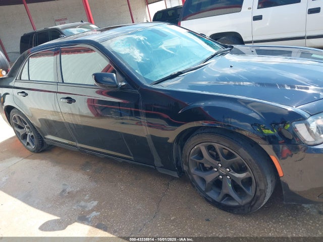 2C3CCABG9MH537198 Chrysler 300