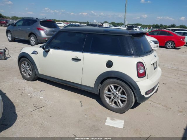 2012 MINI COOPER S WMWSV3C5XCT385893 Photo 2