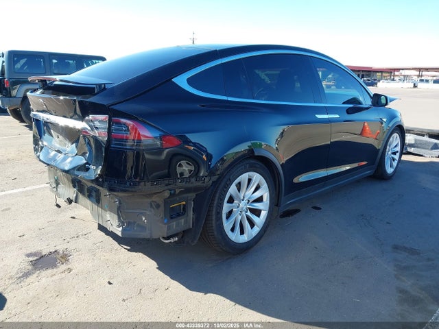2016 TESLA MODEL X 5YJXCBE29GF015863 Photo 3