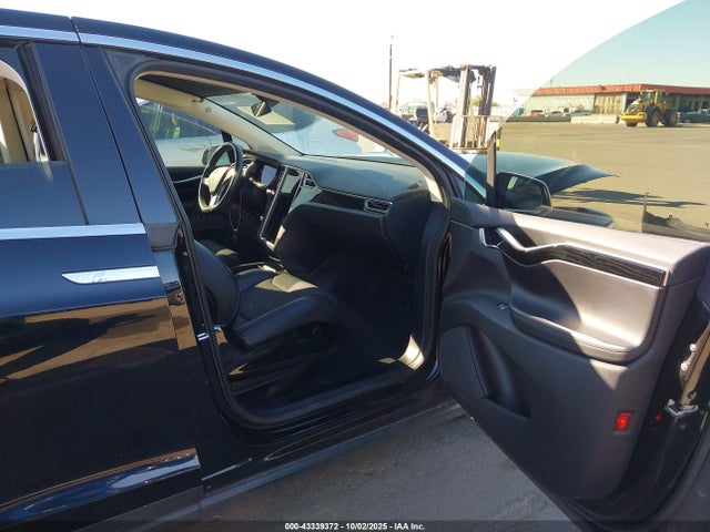 2016 TESLA MODEL X 5YJXCBE29GF015863 Photo 4