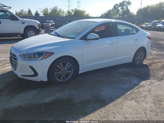 Hyundai 2017 2017 5NPD84LF7HH021539 Image 2