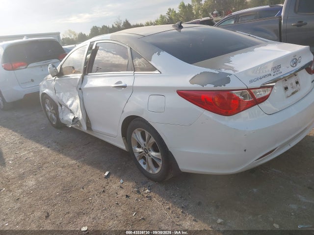 2013 HYUNDAI SONATA 5NPEC4AC8DH581818 Photo 2
