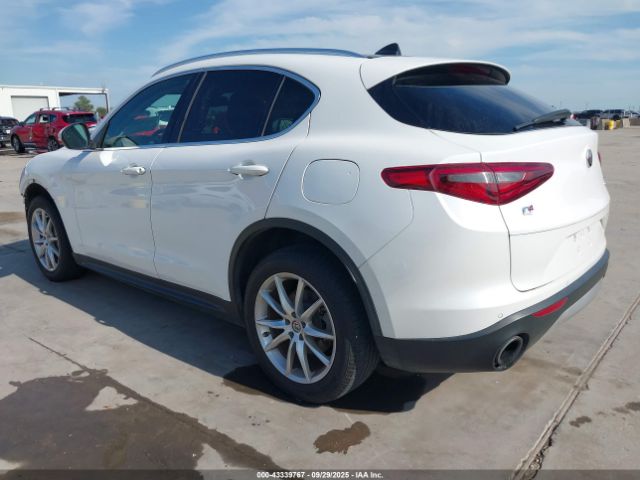 2018 ALFA ROMEO STELVIO ZASFAKBN8J7B97141 Photo 2