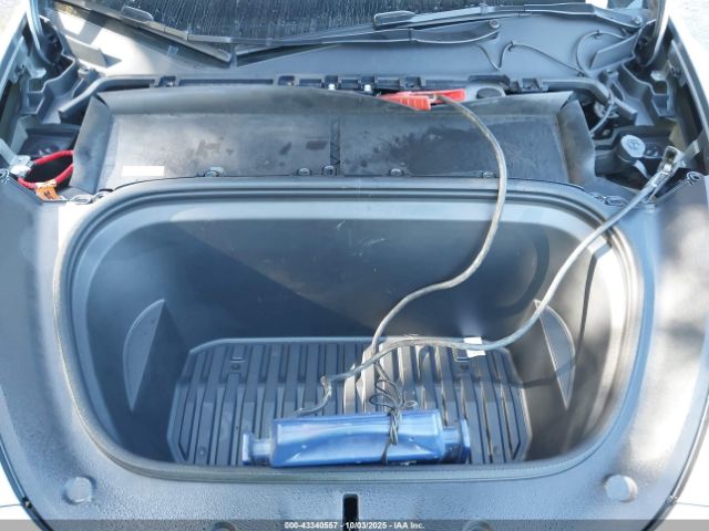 2025 TESLA MODEL Y 7SAYGAEE1SF221655 Photo 9