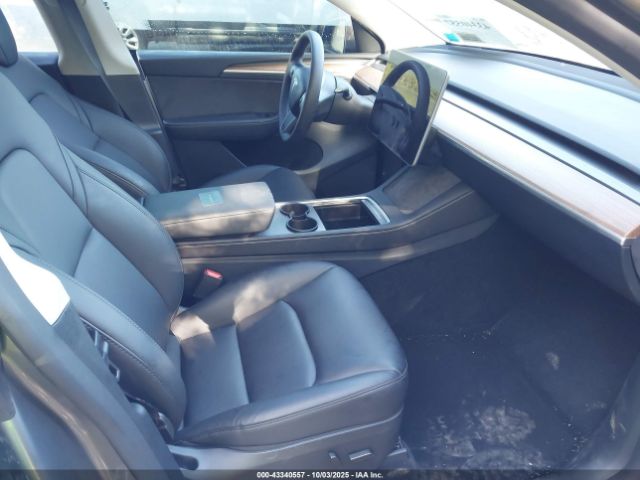 2025 TESLA MODEL Y 7SAYGAEE1SF221655 Photo 4