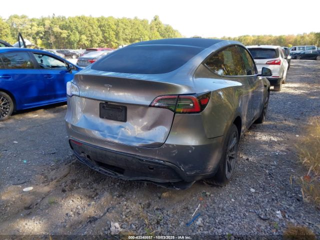 2025 TESLA MODEL Y 7SAYGAEE1SF221655 Photo 5