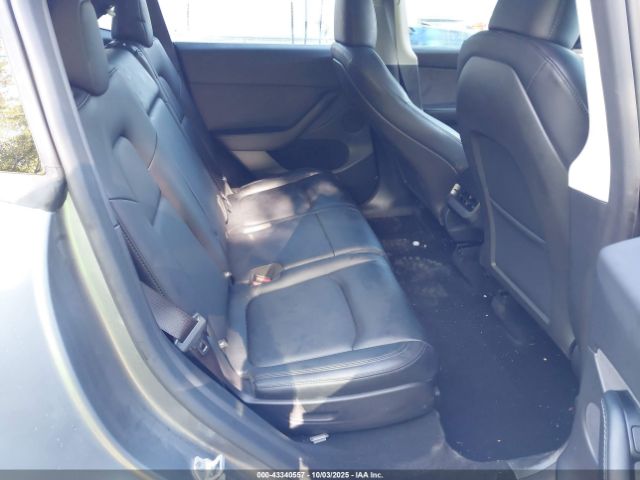 2025 TESLA MODEL Y 7SAYGAEE1SF221655 Photo 7