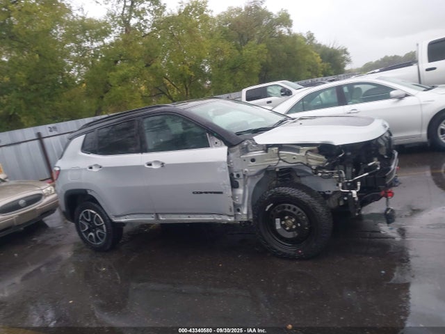 Jeep Compass 2024 3C4NJDDN5RT149858 Image 13