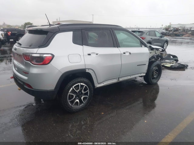 Jeep Compass 2024 3C4NJDDN5RT149858 Image 4