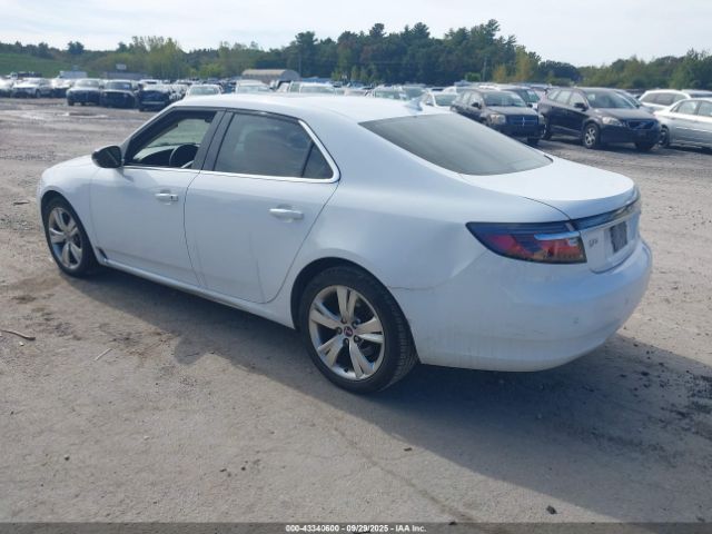 2011 SAAB 9-5 YS3GN4AR8B4002846 Photo 2